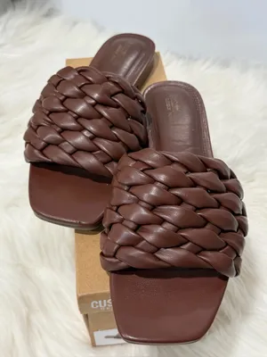 Cushionaire Aramis Brown Woven Slide Sandals - Size 9.5M - Good Condition thumbnail 1