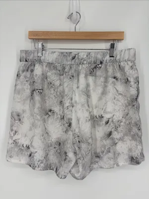 Lululemon Flat-Front Relaxed Short 4.5" Women’s Size 12 Aquila Rhino in EUC! thumbnail 9