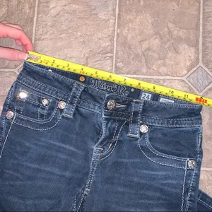Miss Me Signature Skinny Crop Jeans Dark Wash 24 Angel Wing Cross thumbnail 10