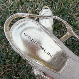 Vintage Y2K Bandolino Gold Slingback Heels Rhinestone Detail Sz 7 thumbnail 2