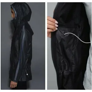 LULULEMON The Drizz Jacket Grey size 10‎ Waxed Coated Water Resistant Reflective thumbnail 4