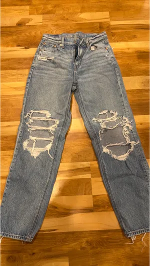 American Eagle Jeans Mom thumbnail 1