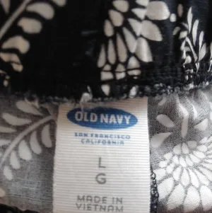 Old Navy L Loungewear Pull-On Pocketed Black White Flower Wide Leg Pants thumbnail 6