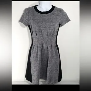 Madewell Grey Knit Pleated Fit & Flare Dress Black Trim Size 4 Short Sleeve thumbnail 8