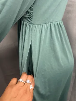 New size medium, beautiful green dress has pockets, long sleeve and stretchy thumbnail 3