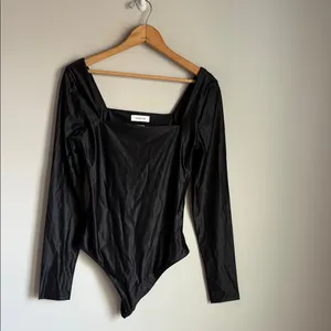 Babaton Satinette Squareneck Longsleeve Bodysuit Medium thumbnail 2