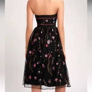 Lulu’s For the Frill of It Black Embroidered Strapless Midi Dress Medium thumbnail 2