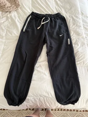 Nike Sweatpants thumbnail 1