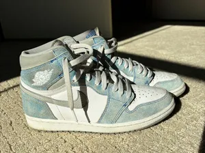 Air Jordan 1 Retro High Og Hyper Royal thumbnail 1