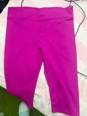 Fabletics Women’s Define Powerhold mid rise Capri cropped Leggings thumbnail 4