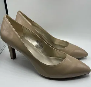 Bandolino nude mid heel pump size 9 thumbnail 1