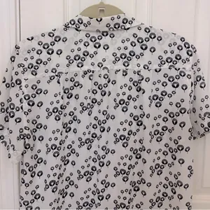 LOFT Women’s Short Sleeve Collared Floral Print Button Down in Black and White thumbnail 6