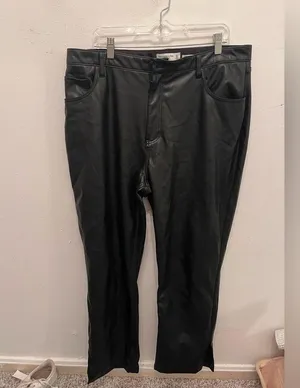 Abercrombie & Fitch 90s Straight Ultra High Rise Vegan Leather Pants 34/18R thumbnail 2