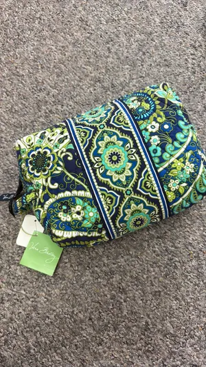 Vera Bradley Bag Makeup thumbnail 4