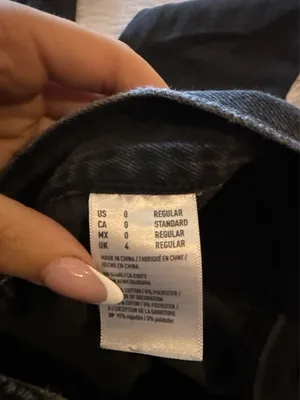 American Eagle Mom Jeans thumbnail 4