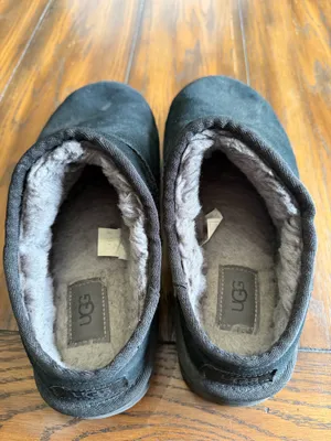 UGG Slippers thumbnail 2