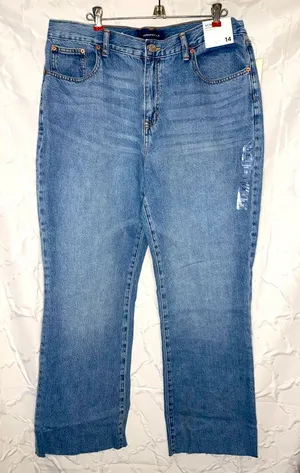 Aeropostale Boyfriend Flare/Wide Leg Raw Hem Jeans Medium Wash Women’s Size 14 thumbnail 1