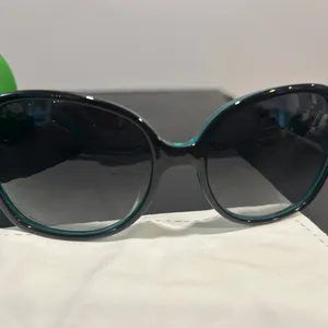 Kate Spade Green Wraparound Sunglasses with Matte Finish thumbnail 3