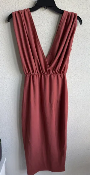 Dusty Rose Deep V Neck Midi Dress Size 6 thumbnail 1