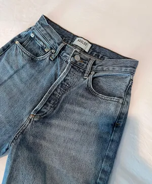 90’s Mid-Rise Jeans thumbnail 2