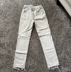 Agolde Criss Cross Light Gray Cropped Frayed Hem Jeans thumbnail 3
