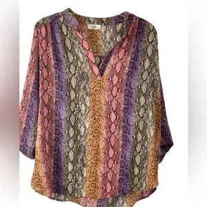 Entro Womens Multi Color Snakeskin‎ Striped Roll Tab Sleeve V-Neck Blouse Top thumbnail 2