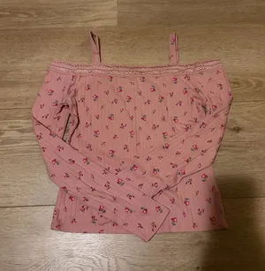 Abercrombie Athletics Off-The-Shoulder Top Long Sleeve floral thumbnail 1