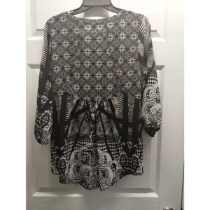 Figueroa & Flower Size M Anthropologie Mixed Print Black Tan 3/4 Sleeve Popover thumbnail 2