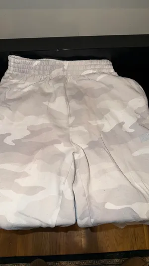 PINK Victoria's Secret Sweatpants thumbnail 2