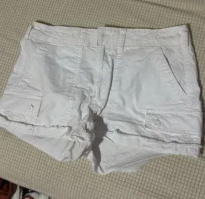 American Eagle Outfitters white cargo shorts  thumbnail 1