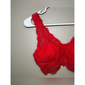 Aerie Red Floral Eyelash Lace Padded Plunge Bralette Bra Women’s Size Medium thumbnail 4