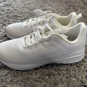 NEW CRANE WOMENS 11 tennis shoes white NWT thumbnail 4