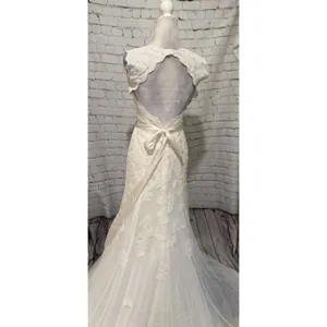 NWT David’s Bridal Ivory Cap Sleeve Lace Trumpet Wedding Dress Size 2 - $599 thumbnail 11