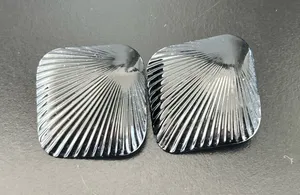 Black Diamond Shape Radiant Fan thumbnail 1