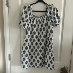 J. Crew White Mini Dress with Navy Floral Print and Puff Sleeves thumbnail 7