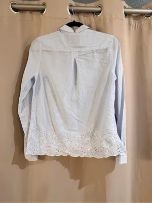 Women’s American Eagle Light Blue Hem Button-Up Shirt thumbnail 2