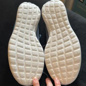 BNWT Womens Adidas Size 9 Cloud Run Sneakers thumbnail 4