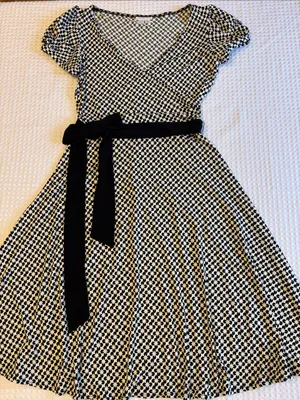 London Times Size 8 Black White Printed Midi Wrap V-Neck Fit & Flare Dress Belt thumbnail 1