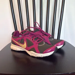 Nike Training In Season TR2 running sneaker pink size 8 thumbnail 3