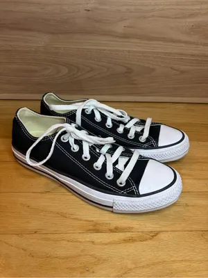Converse Chuck Taylor Women's All Star Sneakers - Size 6.5 thumbnail 2
