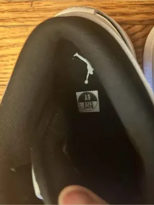 Nike Air Jordan 1 Mid - Black & White thumbnail 3