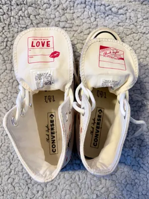 Converse Chuck 70 High Top "Love Me" Embroidered Lips Valentine Limited Edition. thumbnail 7