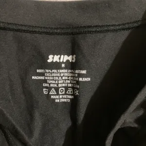 SKIMS Fits Everybody T-Shirt M thumbnail 4