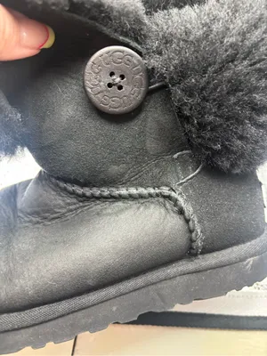 UGG Australia Bailey Button Boots US Size 6 Black Suede Short Fold Over thumbnail 2