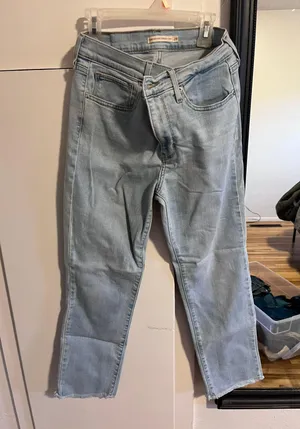 Levi's 724 High-Rise Straight Crop Jeans thumbnail 1