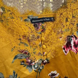Abercrombie & Fitch Marigold Golden Floral Silky‎ Lace Camisole Top Med thumbnail 3