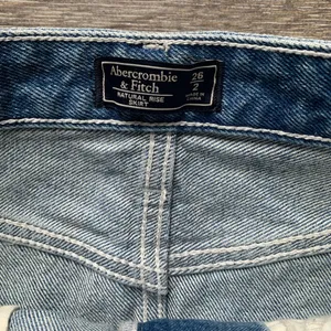 Abercrombie & Fitch Denim & White Striped Natural Rise Raw Hem Mini Skirt 26 2 thumbnail 3