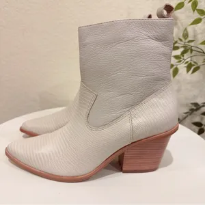Kaanas Hague Cowboy Leather Bootie in Ivory NWOT Size 6M thumbnail 4