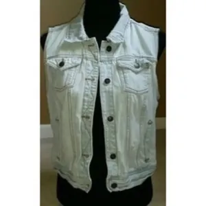 ✨HP✨F21 Light Wash Sleeveless Jean Jacket✨ thumbnail 3