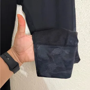 Vuori Asymmetric Color Block Leggings Camo size Medium thumbnail 3